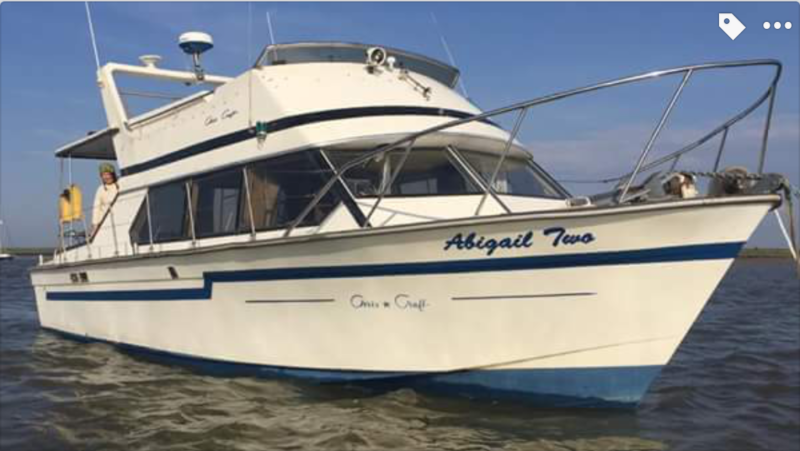 Chris Craft 33' Flybridge Cruiser. Twin Perkins Diesels. Superb Boat ...