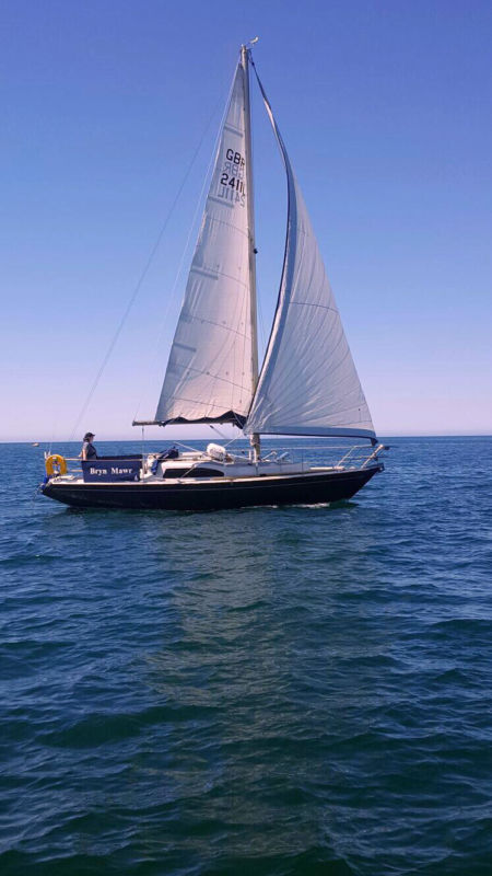 6 berth sailing yacht