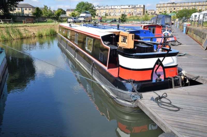 57 'foot Semi Cruiser Narrowboat, Canal Boat For Sale From United Kingdom