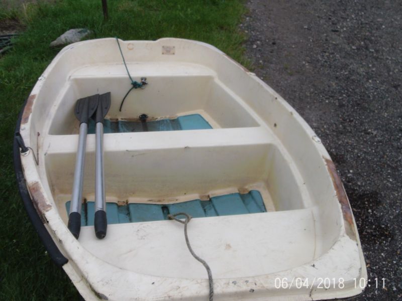 7FT X 4FT Fibreglass Dingy Cheap Boat Bargain ! for sale from United ...