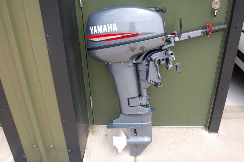Yamaha 9 9 купить. Ямаха 9.9 2-х тактный. Мотор Ямаха 9.9 2х тактный. Лодочный мотор Ямаха 9.9 2х тактный. Лодочный мотор Ямаха (Yamaha) 9.9.