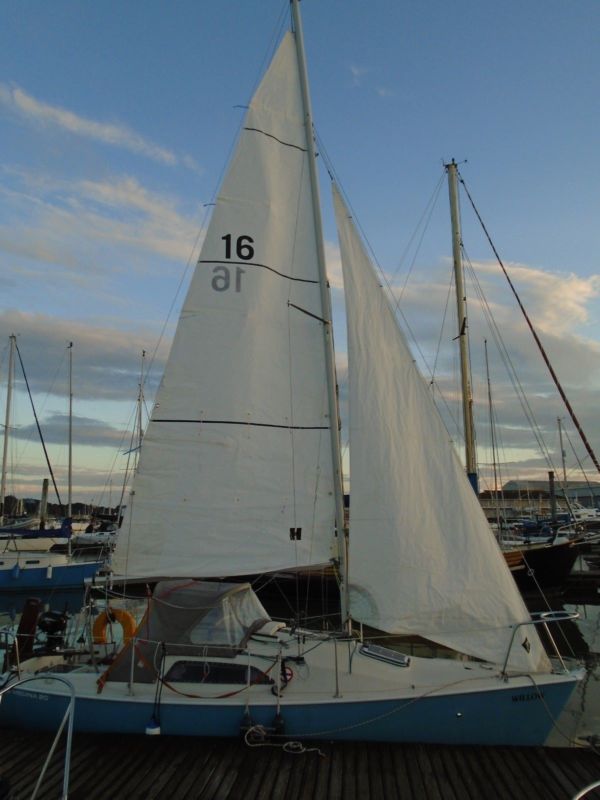 20 ft sailing yacht