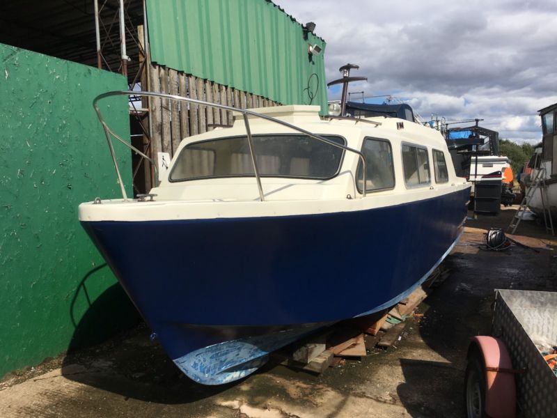 Buckingham 25 Cabin Cruiser Project Boat for sale from United Kingdom