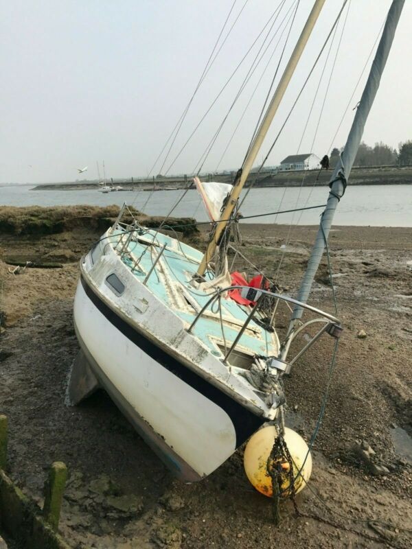 21 foot sailing yacht