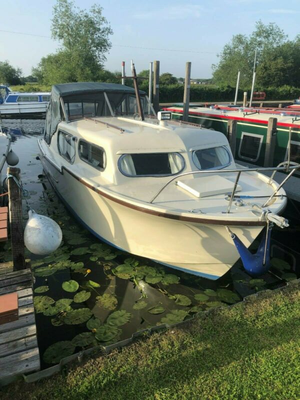 Freeman 26 Cabin Cruiser for sale from United Kingdom