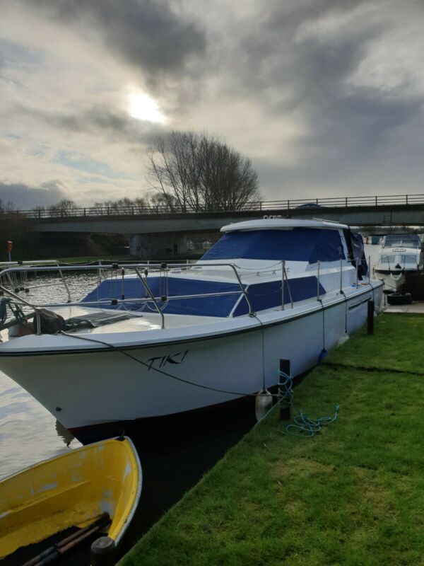 Boat Princess 33 Cabin River Cruiser Boats Water Craft for ...