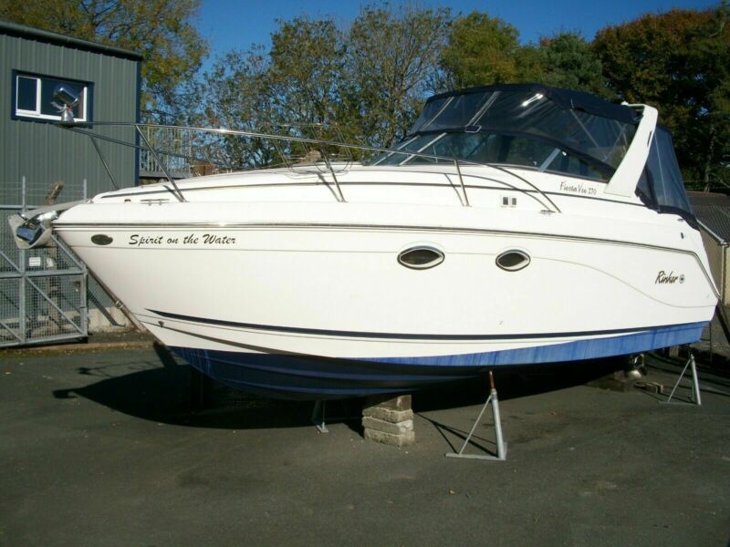 Rinker 27 Fiesta Vee With Port Solent Mooring for sale from United Kingdom