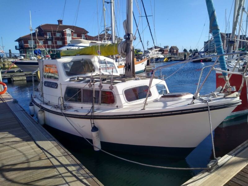 Island Plastics IP23/4 Motor Sailor for sale from United Kingdom