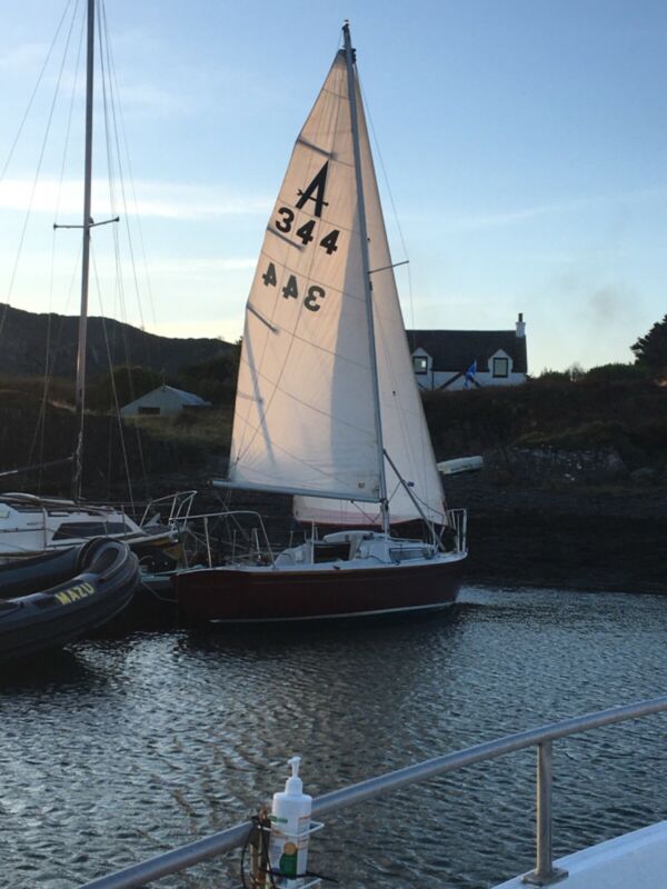 triple keel yacht for sale