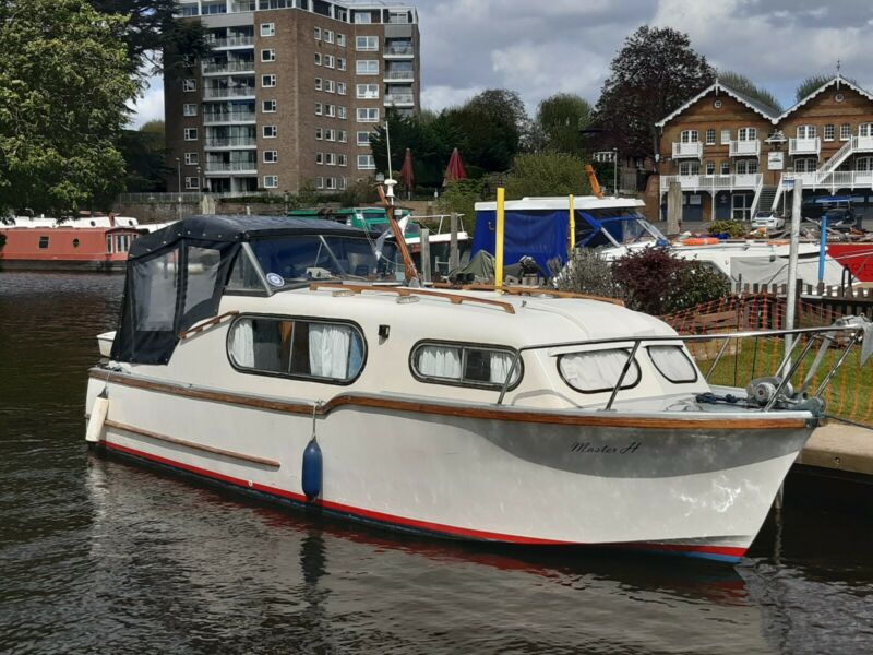 Freeman 22 Mk2 River Cruiser/motor Boat, Diesel. Great Condition ...