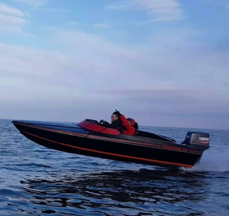 phantom 16 powerboat