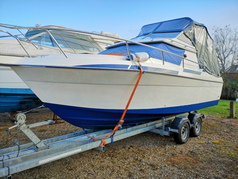 Boat Sports Cruiser. Cruisers International 22 Foot. 4 Berth. for sale ...