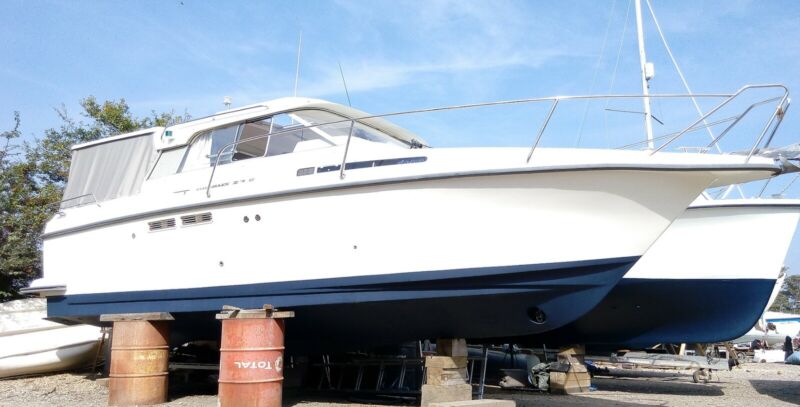 Nimbus 27 Coupe. Volvo Penta Diesel Motor Boat for sale from United Kingdom