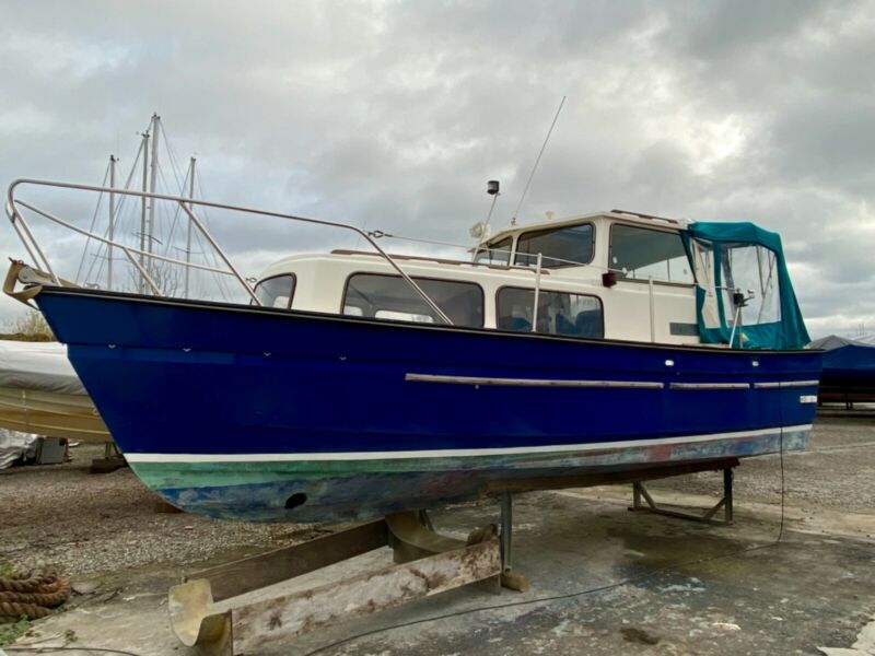 Hardy 25 Motor Boat Project for sale from United Kingdom