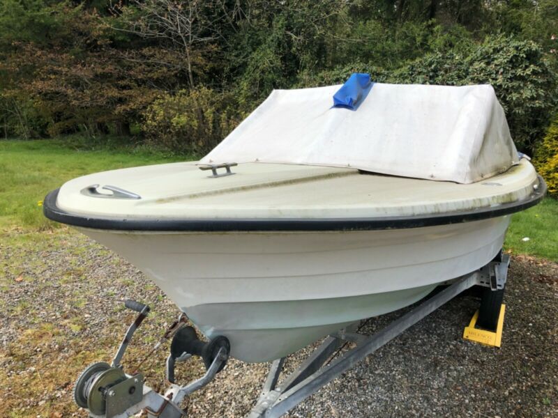 Coronet 17 Classic Retro Speedboat - Project Boat for sale from United ...