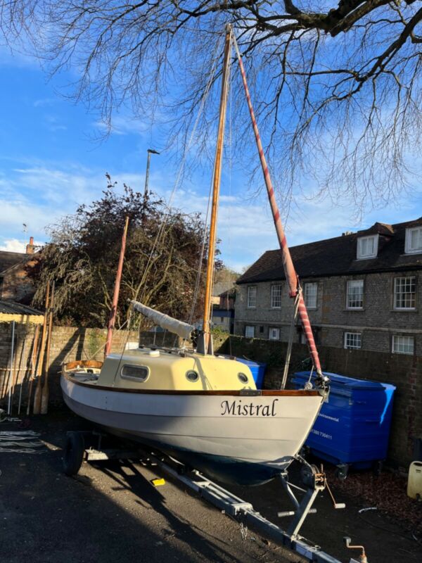 day sailing yacht for sale