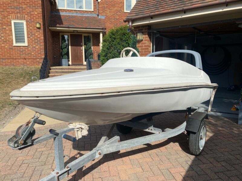 Quantum Micro Speedboat for sale from United Kingdom