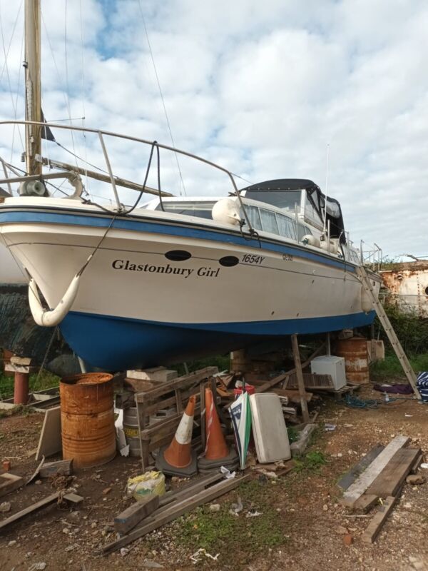 Senior 32 Riverboat Motor Boat Costal Cruiser Canal Boat Twin Diesels ...