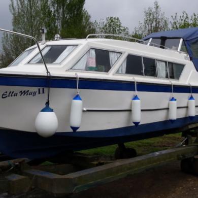 Viking 26 Cabin Cruiser River And Canal Boat Narrow Beam For Sale