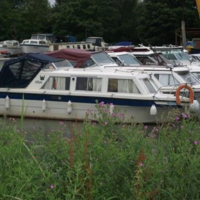 Viking 23ft Family Cabin Cruiser Narrowbeam River Canal Boat For