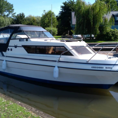 Viking 22 Widebeam River Canal Cabin Cruiser Complete With