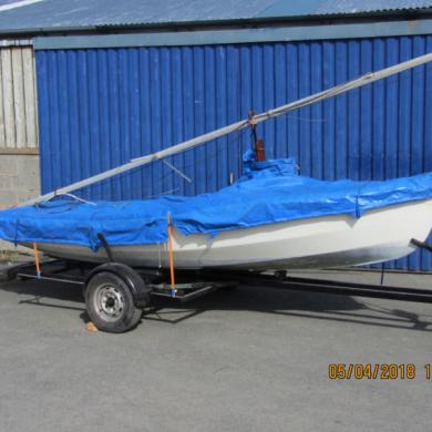 16 ft wayfarer sailboat