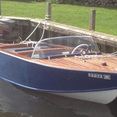 Classic Speedboat For Sale From United Kingdom