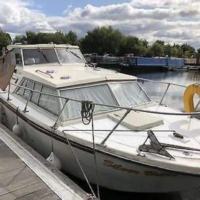 cruiser boat river current united